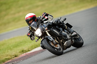Evening Adv_Mid Group Black Bikes